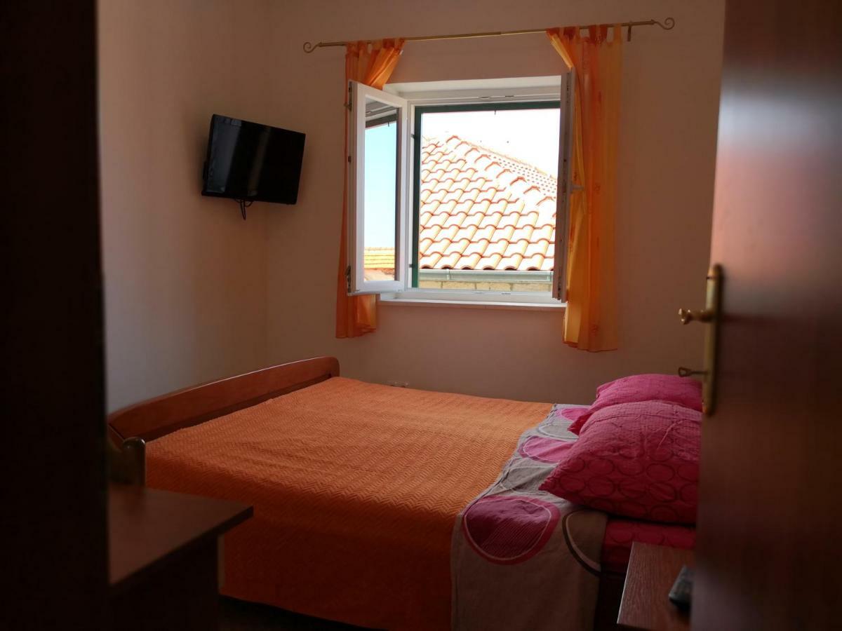 Apartments Jaksic Postira Exterior foto