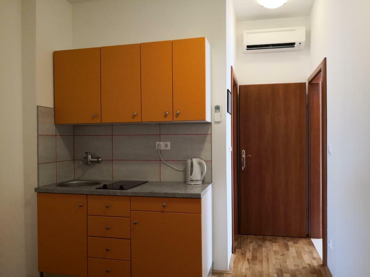 Apartments Jaksic Postira Exterior foto