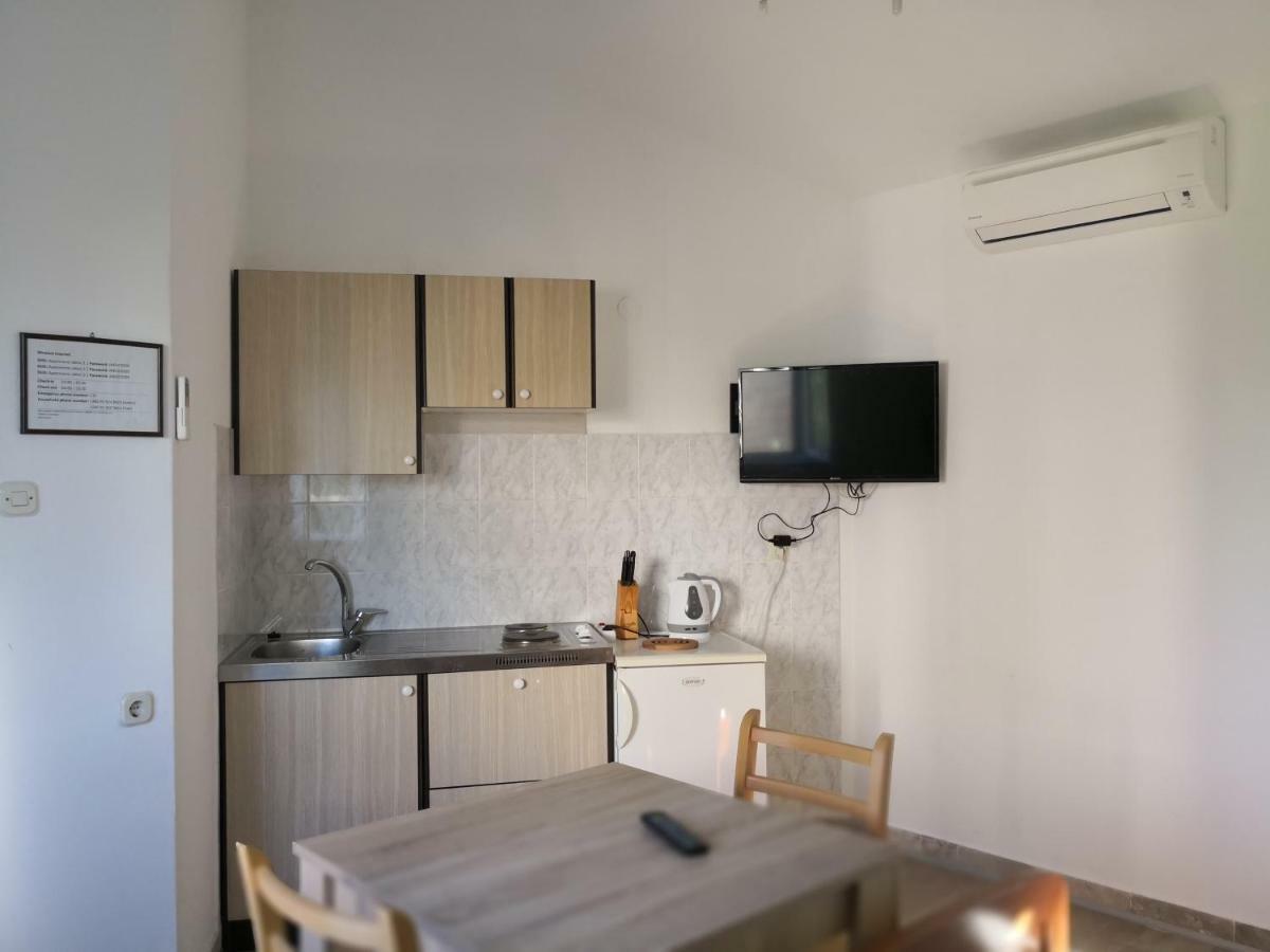 Apartments Jaksic Postira Exterior foto
