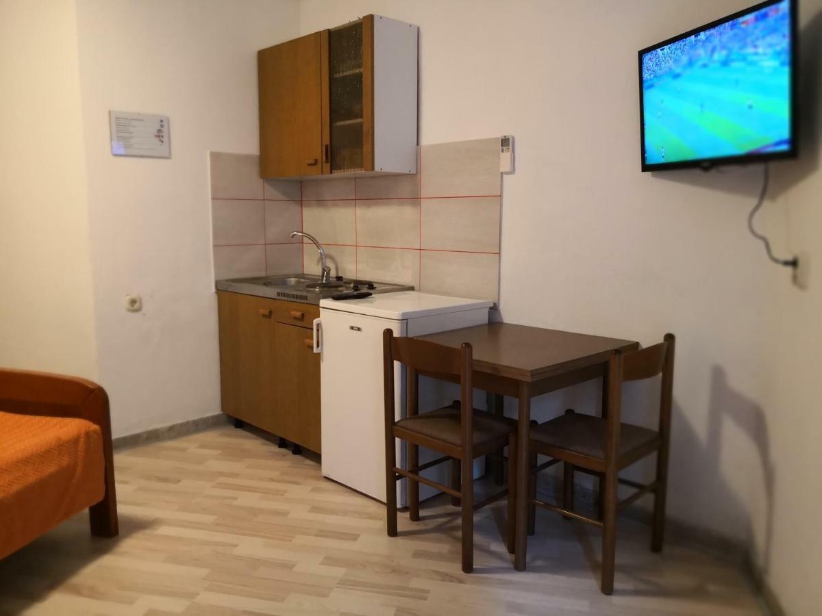 Apartments Jaksic Postira Exterior foto