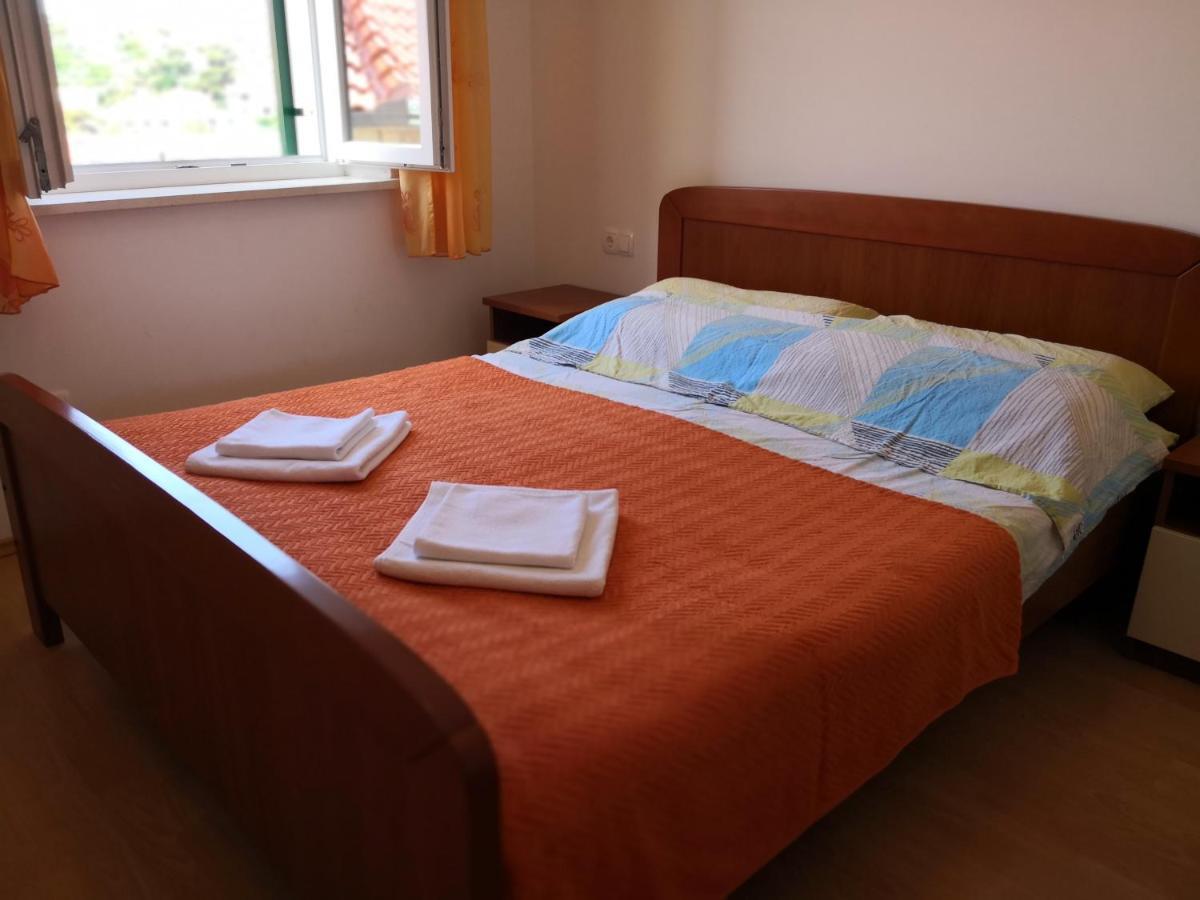 Apartments Jaksic Postira Exterior foto