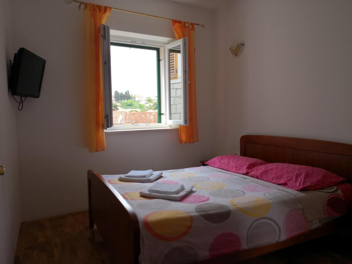 Apartments Jaksic Postira Exterior foto